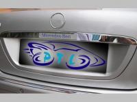 Mercedes E 210 (95-02) накладка из нержавеющей стали на ручку крышки багажника со светящейся надписью "Mercedes-Benz"